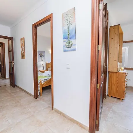 El Mal Pas / Seguinet Villa *